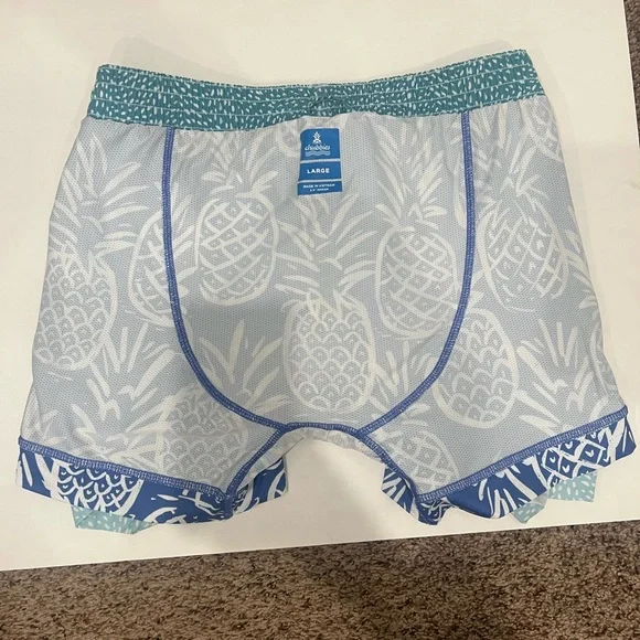 Chubbies The Whale Shark 5.5" Stretch Swim Trunks Shorts Zipper Pocket Mens L - Picture 4 of 8